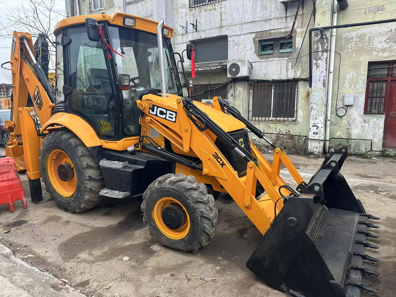 JCB 3CX - Rýpadlo-nakladač: obrázek 3 JCB 3CX - Rýpadlo-nakladač: obrázek 3
