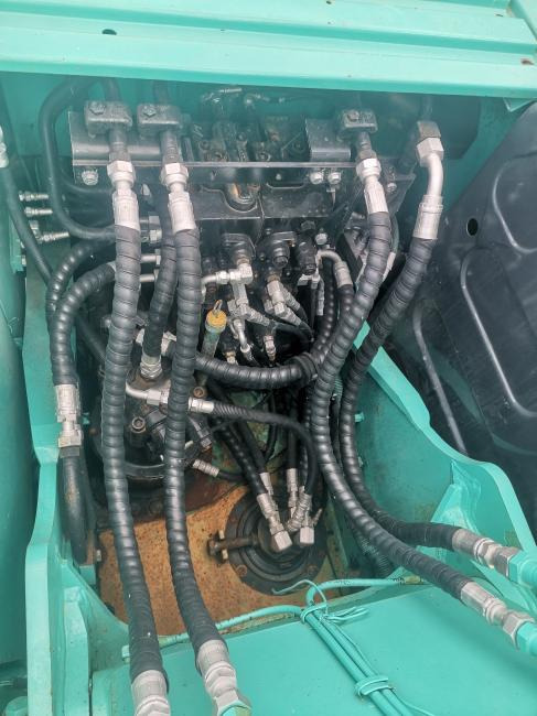 Kobelco SK140 - Pásové rýpadlo: obrázek 4 Kobelco SK140 - Pásové rýpadlo: obrázek 4