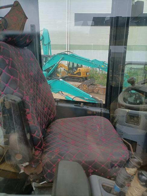 Komatsu WA320 - Kolový nakladač: obrázek 5 Komatsu WA320 - Kolový nakladač: obrázek 5