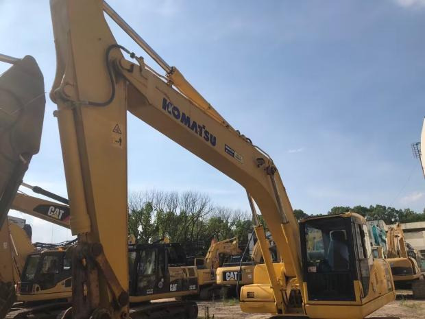 Komatsu pc220 - Pásové rýpadlo: obrázek 4 Komatsu pc220 - Pásové rýpadlo: obrázek 4