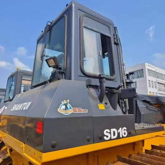Shantui SD16 - Buldozer: obrázek 4 Shantui SD16 - Buldozer: obrázek 4