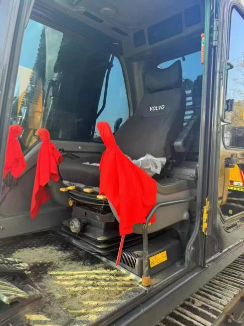 Volvo EC140 - Pásové rýpadlo: obrázek 5 Volvo EC140 - Pásové rýpadlo: obrázek 5