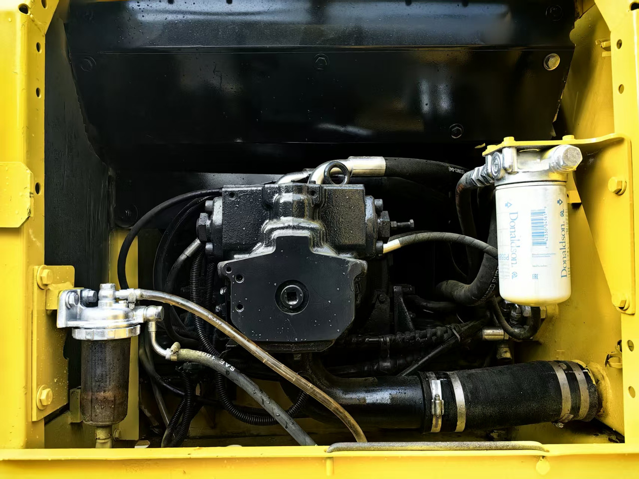 Komatsu pc200-7 - Pásové rýpadlo: obrázek 3 Komatsu pc200-7 - Pásové rýpadlo: obrázek 3