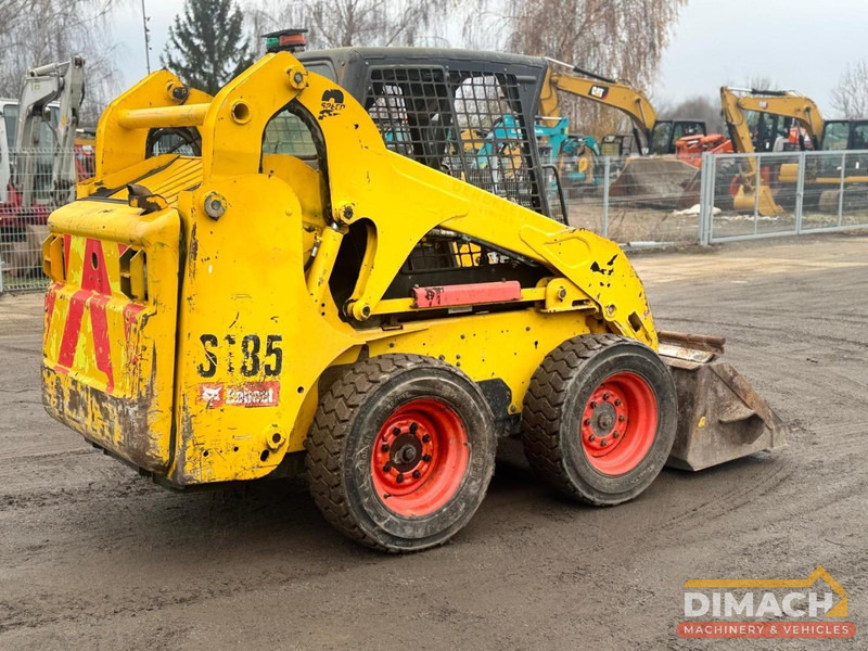 Bobcat S185 Schranklader - 4 cil. Kubota motor - high flow - laadbak - CE keurmerk - Nakladač: obrázek 2 Bobcat S185 Schranklader - 4 cil. Kubota motor - high flow - laadbak - CE keurmerk - Nakladač: obrázek 2