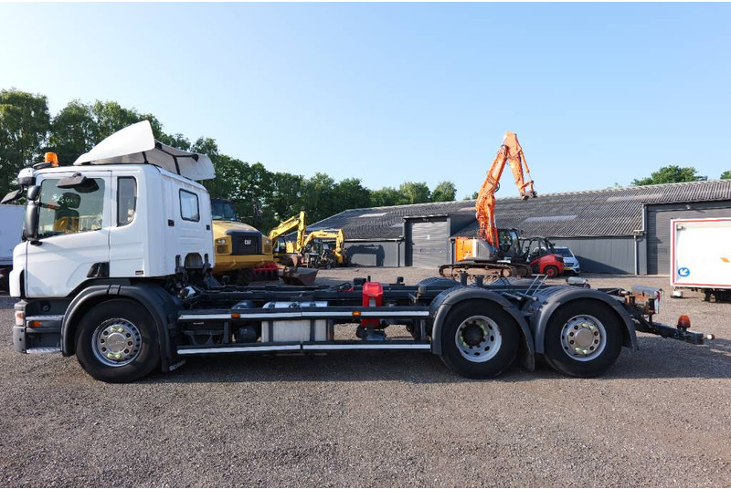 Podvozek s kabinou Scania P 230 Euro 5 6x2*4 TOP!! Retarder right hand steer: obrázek 17