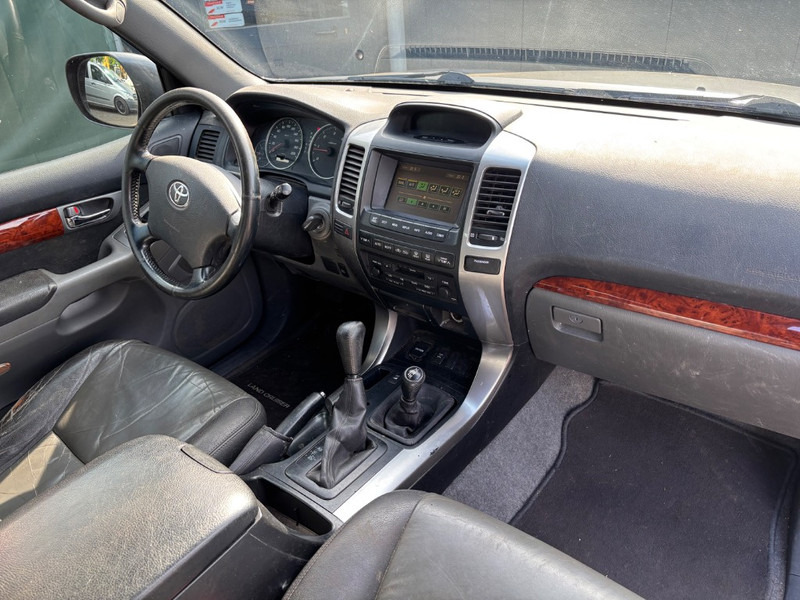 Toyota Land Cruiser 120 5 doors 3.0L D4-D Prado - Osobní auto: obrázek 3 Toyota Land Cruiser 120 5 doors 3.0L D4-D Prado - Osobní auto: obrázek 3