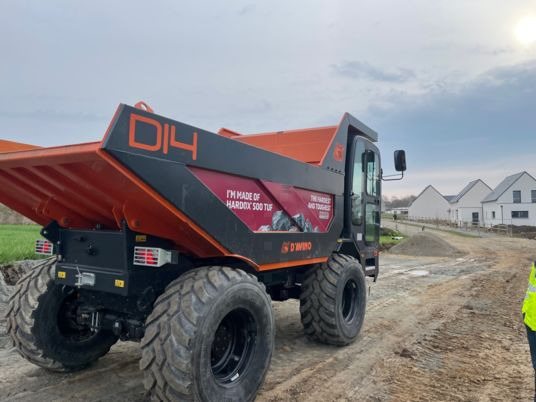 Case D14 - Mini-sklápěčka: obrázek 1 Case D14 - Mini-sklápěčka: obrázek 1