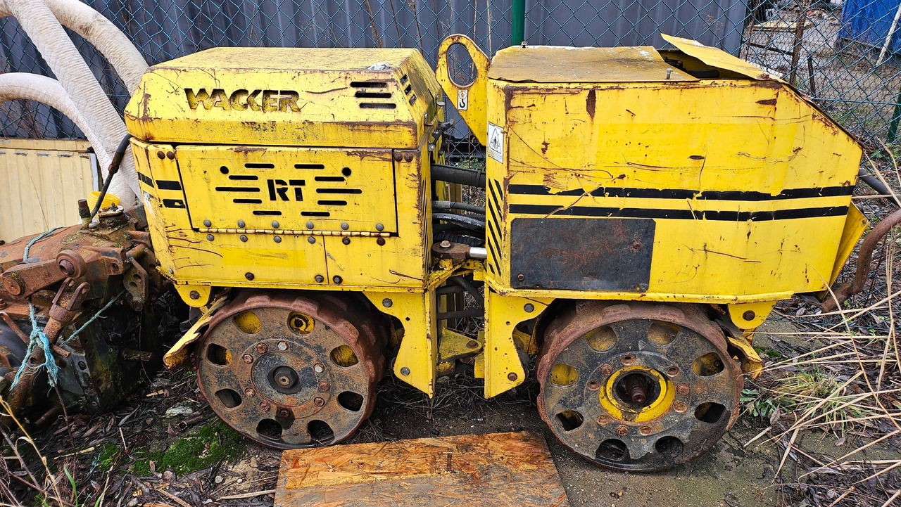 Walec WACKER RT820 silnik kręci ale nie odpala - Mini válec: obrázek 1 Walec WACKER RT820 silnik kręci ale nie odpala - Mini válec: obrázek 1