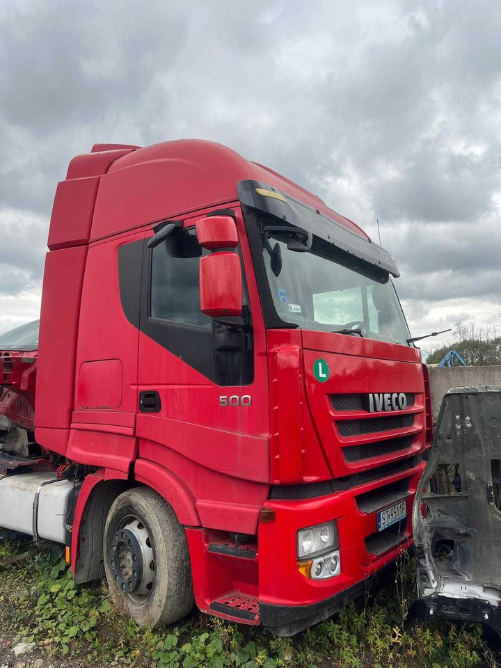 Maska do IVECO STRALIS e5 kol 07-13 stan bdb czerwona atrapa grill - Kapota pro Nákladní auto: obrázek 1 Maska do IVECO STRALIS e5 kol 07-13 stan bdb czerwona atrapa grill - Kapota pro Nákladní auto: obrázek 1