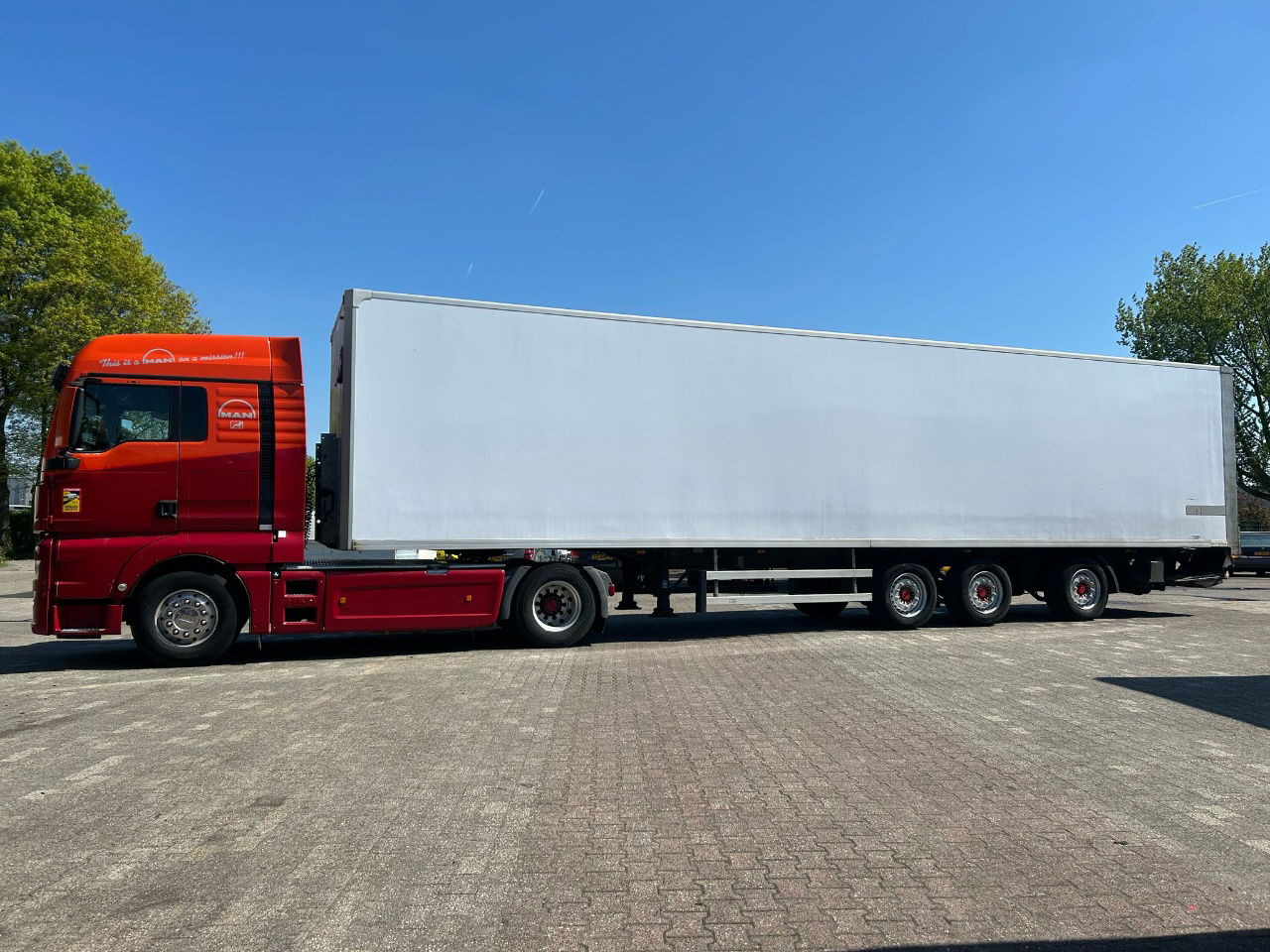 MAN TGX + kasttrailer / NL BE Verhuur / € 750 per week / Direct inzetbaar - Tahač: obrázek 2 MAN TGX + kasttrailer / NL BE Verhuur / € 750 per week / Direct inzetbaar - Tahač: obrázek 2