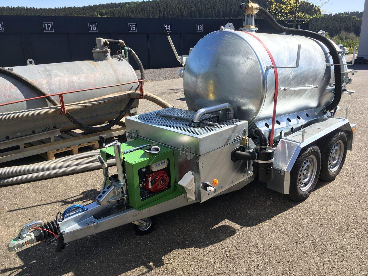 M-Vac 1,8m³ *Kippbar* Vakuum-Saugsystem / Saugfass / Sauganhänger / Saughänger M-Vac Reinigungskit - Čistič odpadových jam: obrázek 4 M-Vac 1,8m³ *Kippbar* Vakuum-Saugsystem / Saugfass / Sauganhänger / Saughänger M-Vac Reinigungskit - Čistič odpadových jam: obrázek 4