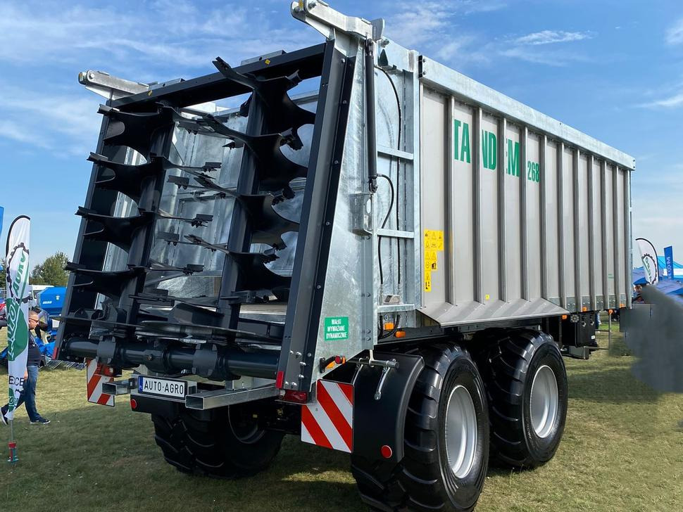 Auto-Agro Miststreuer / Manure spreader / Epandeur à fumier / Rimorchio spandiconcime / Разбрасыватель органических удобрений / Rozrzutnik obornika Tandem N268 - Rozmetadlo chlévské mrvy: obrázek 1 Auto-Agro Miststreuer / Manure spreader / Epandeur à fumier / Rimorchio spandiconcime / Разбрасыватель органических удобрений / Rozrzutnik obornika Tandem N268 - Rozmetadlo chlévské mrvy: obrázek 1