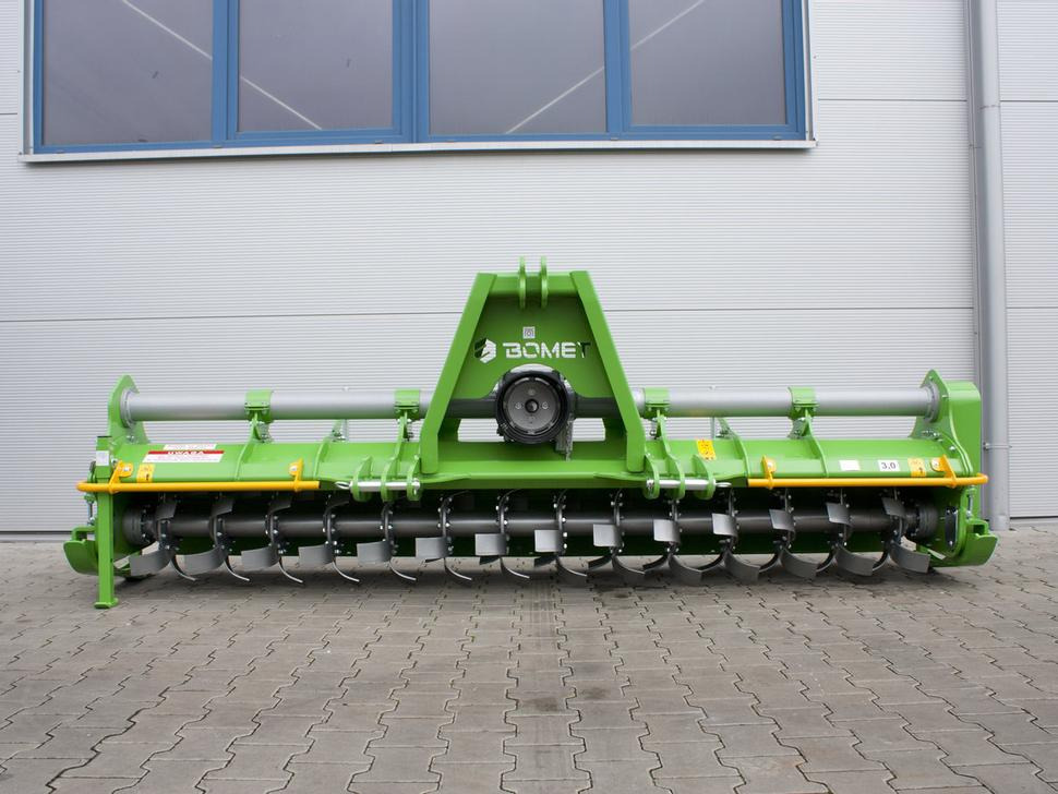 Bomet Bodenfräsen / Rotary tiller / Rotavator / Vangatrice / Desgarrador / Роторный культиватор / Glebogryzarka 3 m - Rotavátor: obrázek 1 Bomet Bodenfräsen / Rotary tiller / Rotavator / Vangatrice / Desgarrador / Роторный культиватор / Glebogryzarka 3 m - Rotavátor: obrázek 1