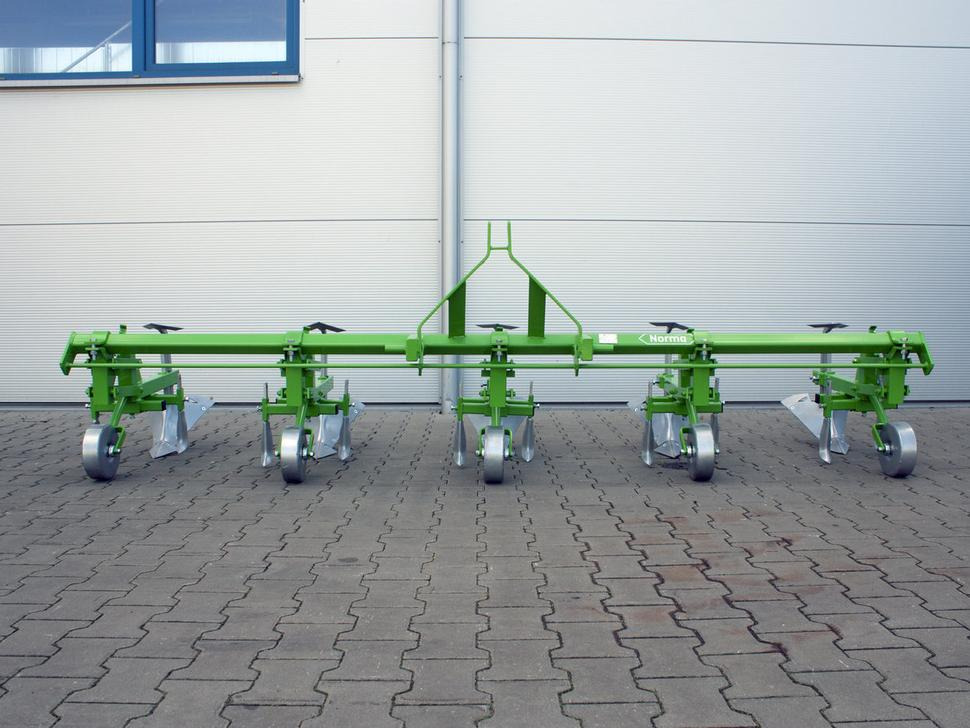 Bomet Jäthacke-Häufler / Hoe ridger / Butteuse / Rincalzatore assolcatore / Полольник-окучник / Obsypnik - Stroj na obdělávání půdy: obrázek 5 Bomet Jäthacke-Häufler / Hoe ridger / Butteuse / Rincalzatore assolcatore / Полольник-окучник / Obsypnik - Stroj na obdělávání půdy: obrázek 5