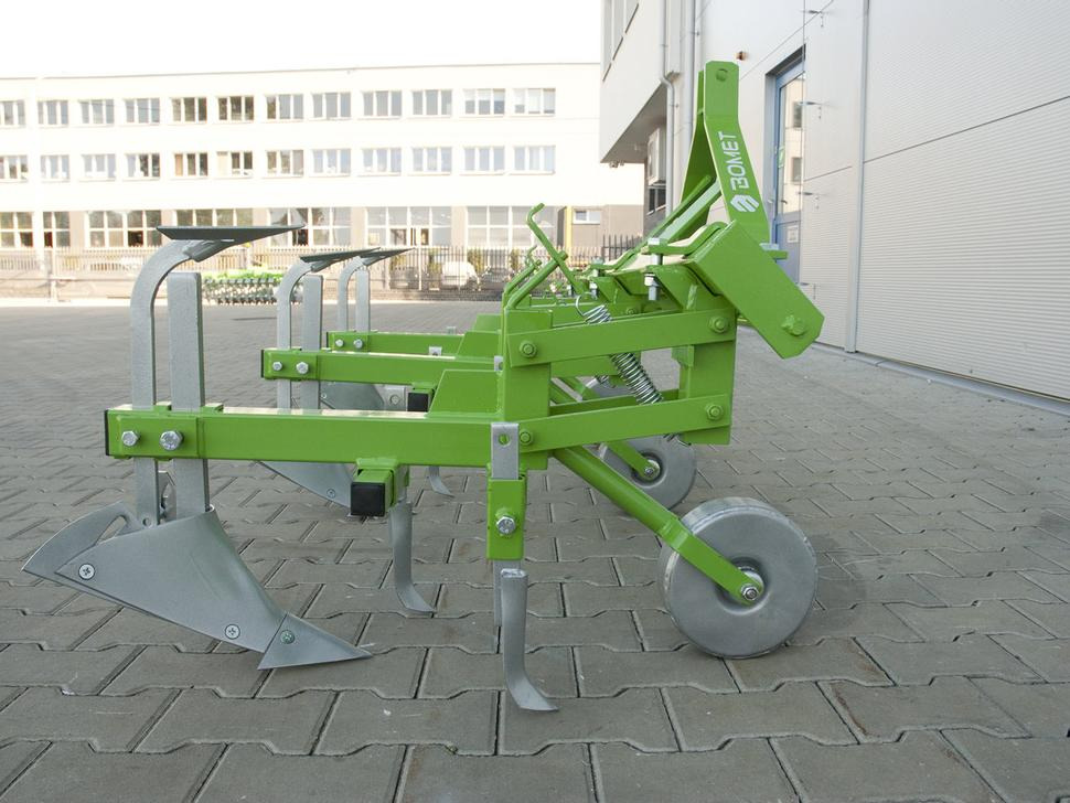 Bomet Jäthacke-Häufler / Hoe ridger / Butteuse / Rincalzatore assolcatore / Полольник-окучник / Obsypnik - Stroj na obdělávání půdy: obrázek 3 Bomet Jäthacke-Häufler / Hoe ridger / Butteuse / Rincalzatore assolcatore / Полольник-окучник / Obsypnik - Stroj na obdělávání půdy: obrázek 3