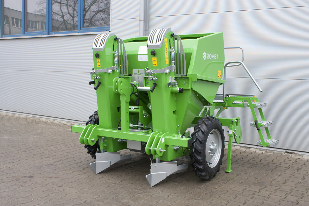 Bomet Kartoffelpflanzmaschine / Potato planter / Planteuse de pomme de terre / Piantapatate / Sadzarka ziemniaków - Sazeč brambor: obrázek 1 Bomet Kartoffelpflanzmaschine / Potato planter / Planteuse de pomme de terre / Piantapatate / Sadzarka ziemniaków - Sazeč brambor: obrázek 1