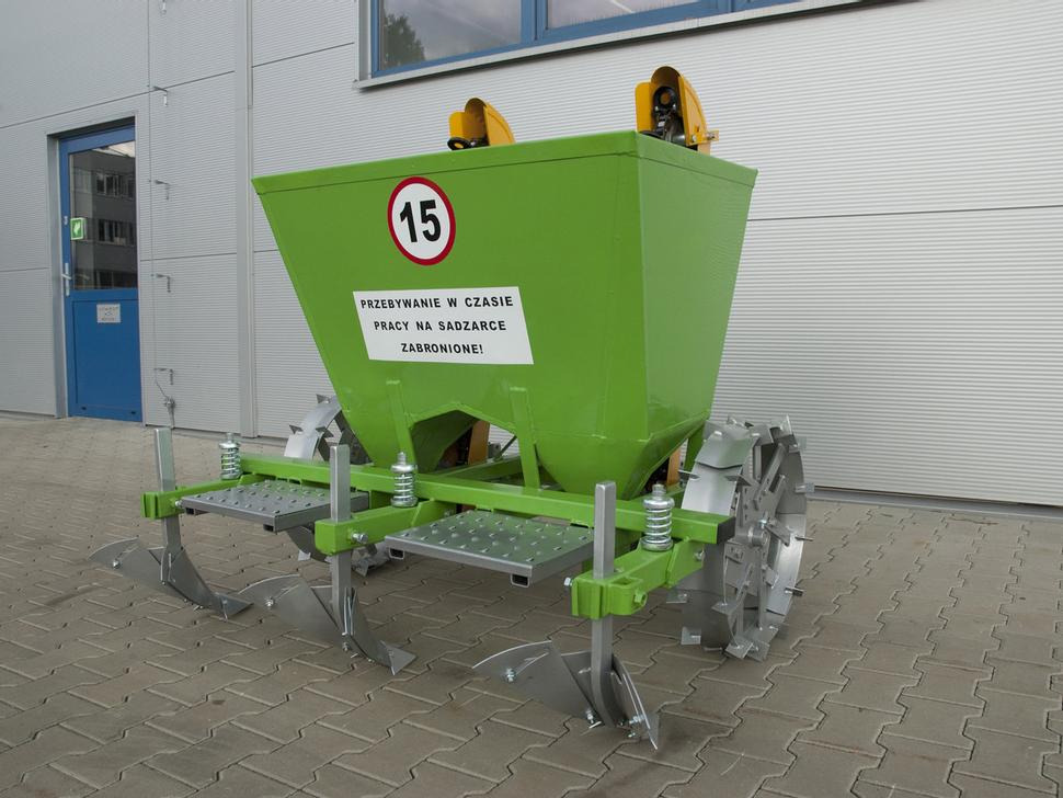 Bomet Kartoffelpflanzmaschine / Potato planter / Planteuse de pomme de terre / Piantapatate / Sadzarka ziemniaków - Sazeč brambor: obrázek 2 Bomet Kartoffelpflanzmaschine / Potato planter / Planteuse de pomme de terre / Piantapatate / Sadzarka ziemniaków - Sazeč brambor: obrázek 2
