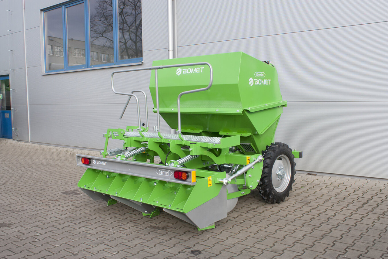 Bomet Kartoffelpflanzmaschine / Potato planter / Planteuse de pomme de terre / Piantapatate / Sadzarka ziemniaków - Sazeč brambor: obrázek 3 Bomet Kartoffelpflanzmaschine / Potato planter / Planteuse de pomme de terre / Piantapatate / Sadzarka ziemniaków - Sazeč brambor: obrázek 3