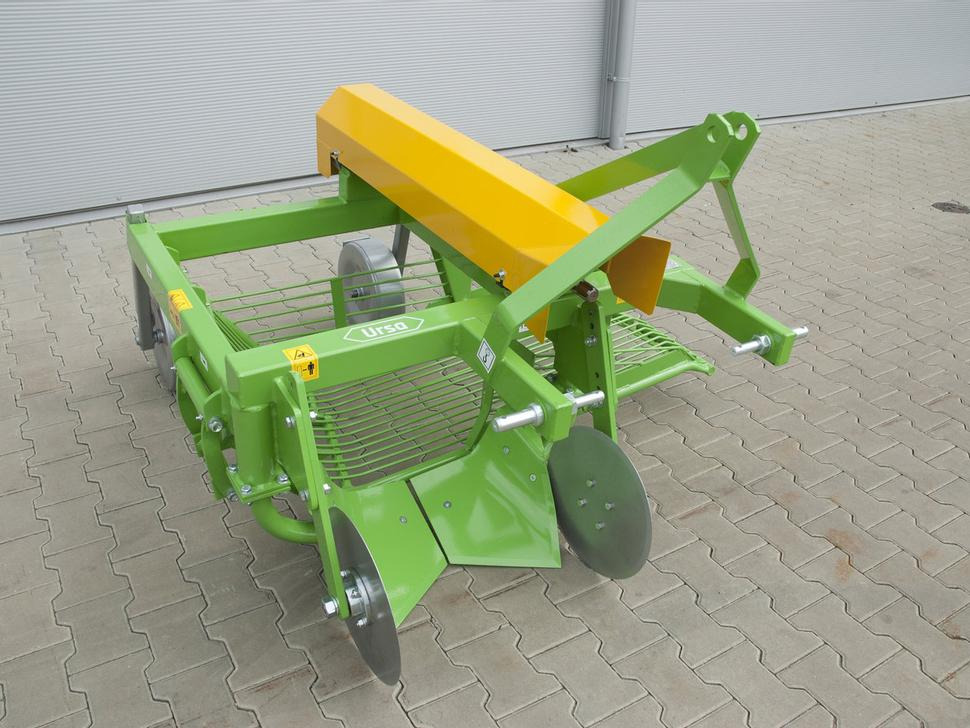 Bomet Siebkettenroder / Potato digger / Arracheuse de pomme de terre / Scavapatate / Однорядная картофельная копалка / Kopaczka do ziemniaków Ursa Z655 - Bramborový kombajn: obrázek 4 Bomet Siebkettenroder / Potato digger / Arracheuse de pomme de terre / Scavapatate / Однорядная картофельная копалка / Kopaczka do ziemniaków Ursa Z655 - Bramborový kombajn: obrázek 4