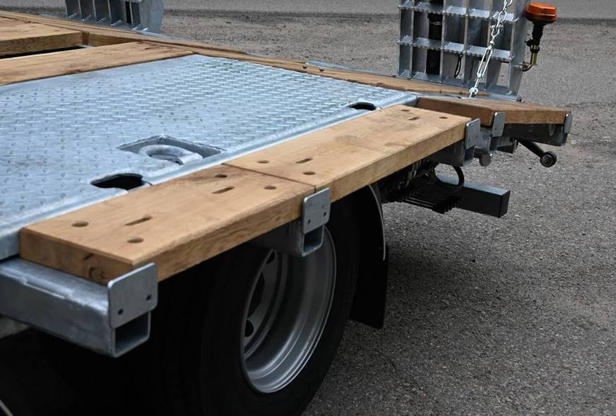 Cynkomet Plattformauflieger / Trailer / Remorque / Rimorchio a piattaforma / Remolque de plataforma / Прицеп для перевозки техники / Przyczepa maszynowa RM-240 18 t - Zemědělský přívěsy valníky: obrázek 4 Cynkomet Plattformauflieger / Trailer / Remorque / Rimorchio a piattaforma / Remolque de plataforma / Прицеп для перевозки техники / Przyczepa maszynowa RM-240 18 t - Zemědělský přívěsy valníky: obrázek 4