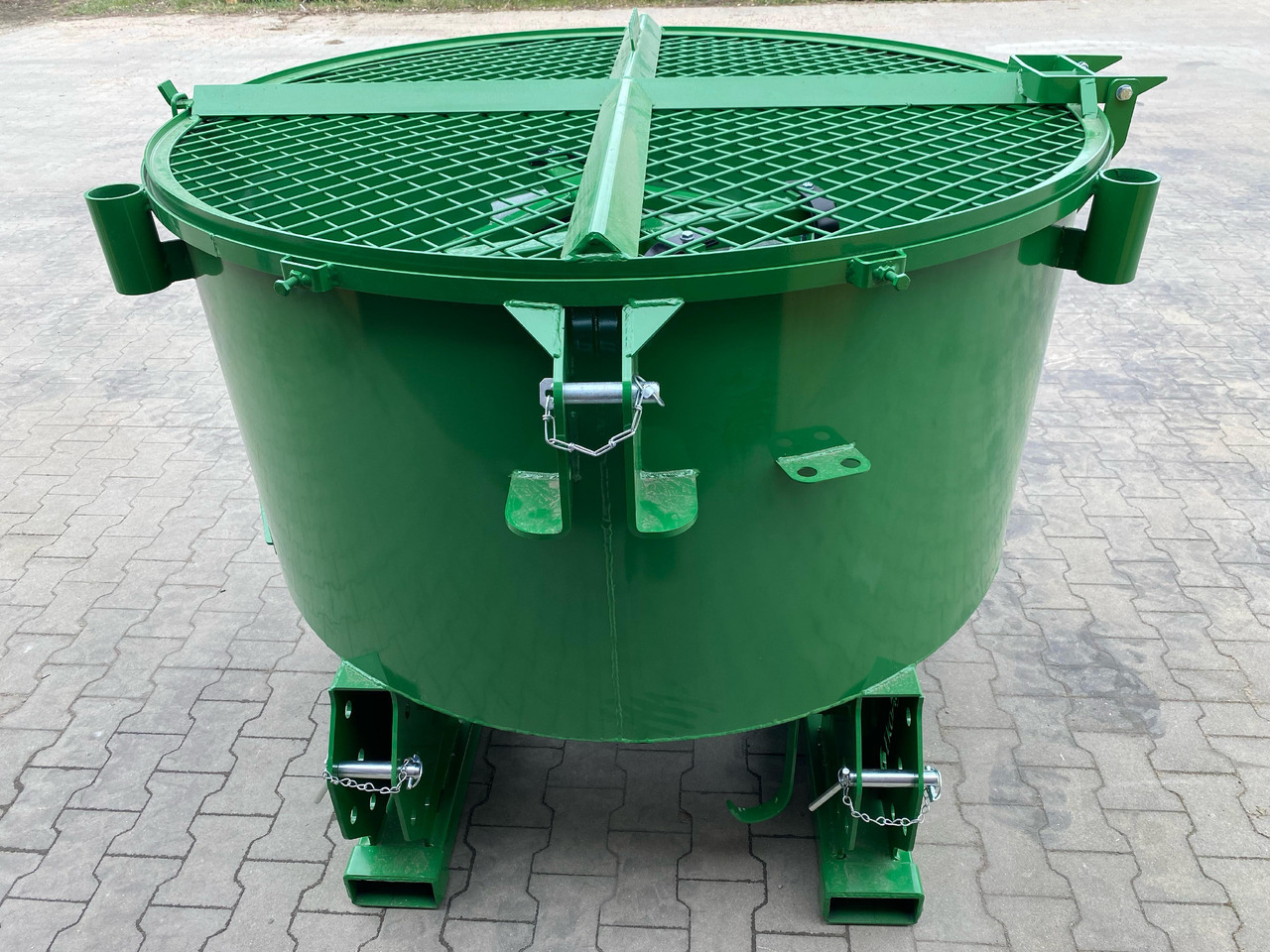 DC Betonmischer / Hydraulic concrete mixer / Malaxeur à béton hydraulique / Betoniera / Бетономешалка с гидравлическим приводом / Betoniarka hydrauliczna 800 l - Stavební míchačka: obrázek 1 DC Betonmischer / Hydraulic concrete mixer / Malaxeur à béton hydraulique / Betoniera / Бетономешалка с гидравлическим приводом / Betoniarka hydrauliczna 800 l - Stavební míchačka: obrázek 1