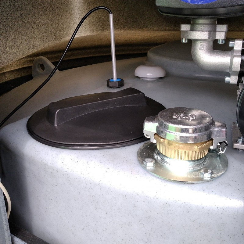 Nový Skladovací nádrž DC Dieseltank / Double-walled fuel tank for diesel fuel / Cuve à gasoil / Sebatoio gasolio / Бак для дизельного топлива / Zbiornik 2500 l: obrázek 10 Nový Skladovací nádrž DC Dieseltank / Double-walled fuel tank for diesel fuel / Cuve à gasoil / Sebatoio gasolio / Бак для дизельного топлива / Zbiornik 2500 l: obrázek 10