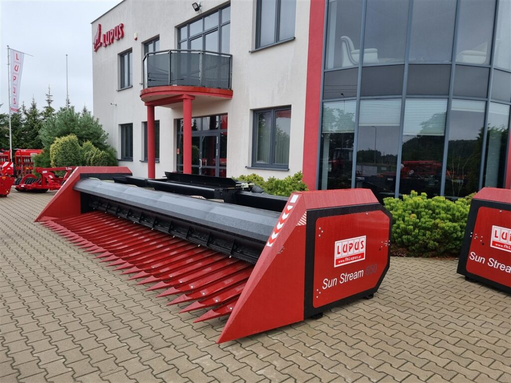 Lupus Sonnenblummenvorsatz / Sunflower harvester / Coupe à tournesol / Сosechadora / Macchina per la raccolta dei girasoli / Жатка для подсолнечника / Przystawka do słonecznika 6,5 m - Adaptér na sklizeň slunečnice: obrázek 5 Lupus Sonnenblummenvorsatz / Sunflower harvester / Coupe à tournesol / Сosechadora / Macchina per la raccolta dei girasoli / Жатка для подсолнечника / Przystawka do słonecznika 6,5 m - Adaptér na sklizeň slunečnice: obrázek 5