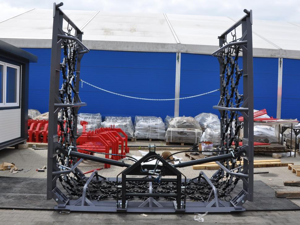 METAL-TECHNIK Wiesenegge / Heavy meadow harrow / Herse de prairie lourde / Strigliatrice pesante / Lanza de prado pesada / Тяжёлая волокуша / Włóka łąkowa ciężka 8 m - Luční brány: obrázek 5 METAL-TECHNIK Wiesenegge / Heavy meadow harrow / Herse de prairie lourde / Strigliatrice pesante / Lanza de prado pesada / Тяжёлая волокуша / Włóka łąkowa ciężka 8 m - Luční brány: obrázek 5