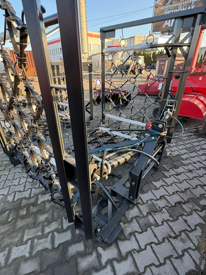 Metal-Technik Wiesenegge / Meadow harrow / Herse de prairie / Strigliatrice / Lanza de prado / Полевая волокуша / Włóka łąkowa 6 m - Luční brány: obrázek 4 Metal-Technik Wiesenegge / Meadow harrow / Herse de prairie / Strigliatrice / Lanza de prado / Полевая волокуша / Włóka łąkowa 6 m - Luční brány: obrázek 4