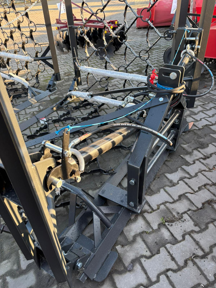 Metal-Technik Wiesenegge / Meadow harrow / Herse de prairie / Strigliatrice / Lanza de prado / Полевая волокуша / Włóka łąkowa 6 m - Luční brány: obrázek 3 Metal-Technik Wiesenegge / Meadow harrow / Herse de prairie / Strigliatrice / Lanza de prado / Полевая волокуша / Włóka łąkowa 6 m - Luční brány: obrázek 3