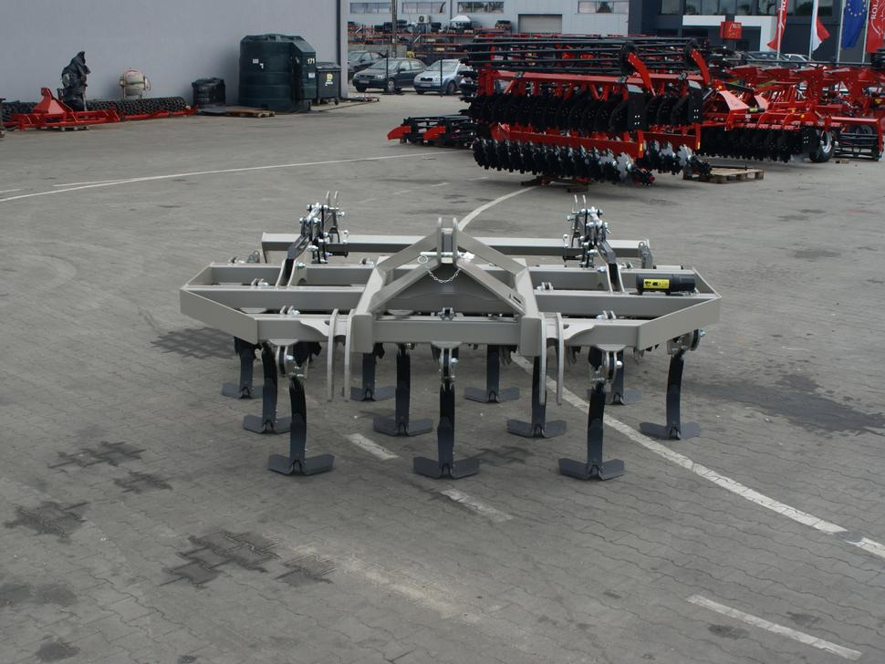 ROLEX Flügelschargrubber / No-till cultivator / Dechaumeur à dents / Aratri stoppiatori / Cultivador sin labranza / Культиватор No-till / Kultywator bezorkowy 3 m - Kultivátor: obrázek 4 ROLEX Flügelschargrubber / No-till cultivator / Dechaumeur à dents / Aratri stoppiatori / Cultivador sin labranza / Культиватор No-till / Kultywator bezorkowy 3 m - Kultivátor: obrázek 4