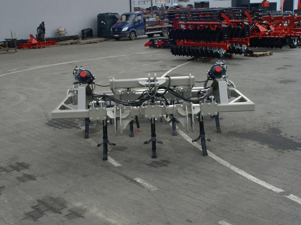 ROLEX Meißelpflug / Chisel plough / Decompacteur chisel / Aratro a scalpello Chisel / Чизельный плуг / Pług dłutowy 3 m - Podrývák: obrázek 4 ROLEX Meißelpflug / Chisel plough / Decompacteur chisel / Aratro a scalpello Chisel / Чизельный плуг / Pług dłutowy 3 m - Podrývák: obrázek 4