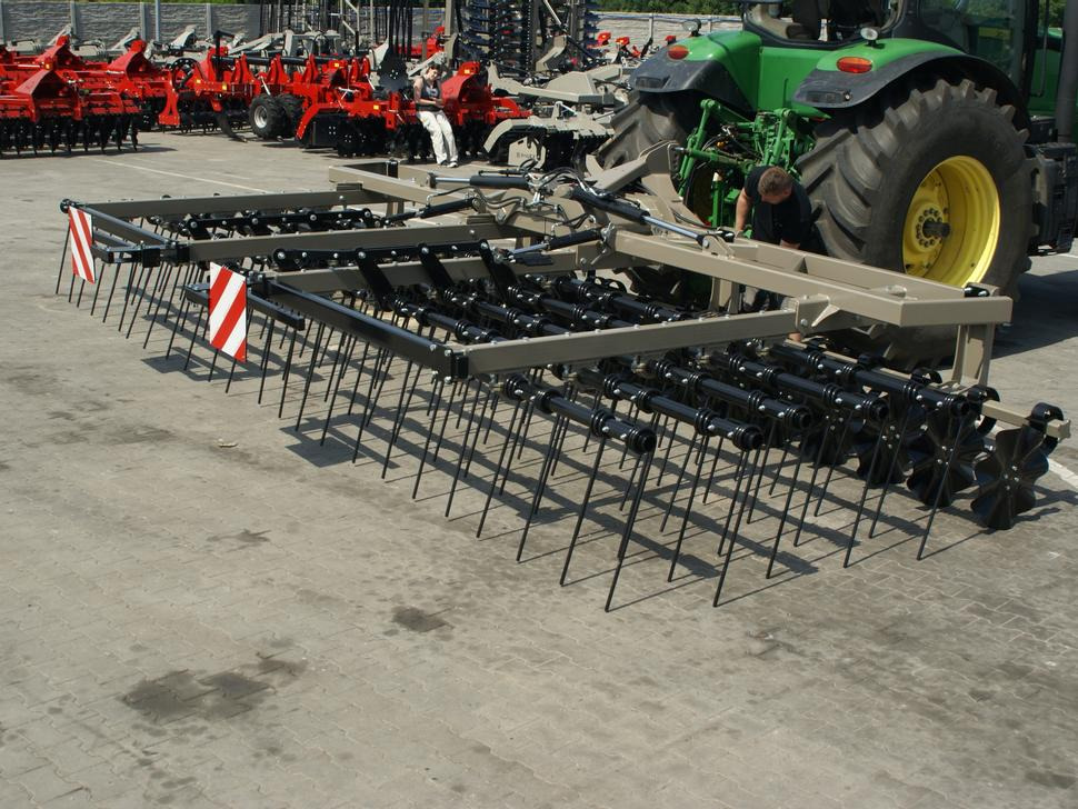 ROLEX Mulchegge / Mulch harrow / Herse de déchaumage / Erpice pacciamante / Борона для мульчирования / Brona mulczowa 7,5 m - Prutová brána: obrázek 1 ROLEX Mulchegge / Mulch harrow / Herse de déchaumage / Erpice pacciamante / Борона для мульчирования / Brona mulczowa 7,5 m - Prutová brána: obrázek 1