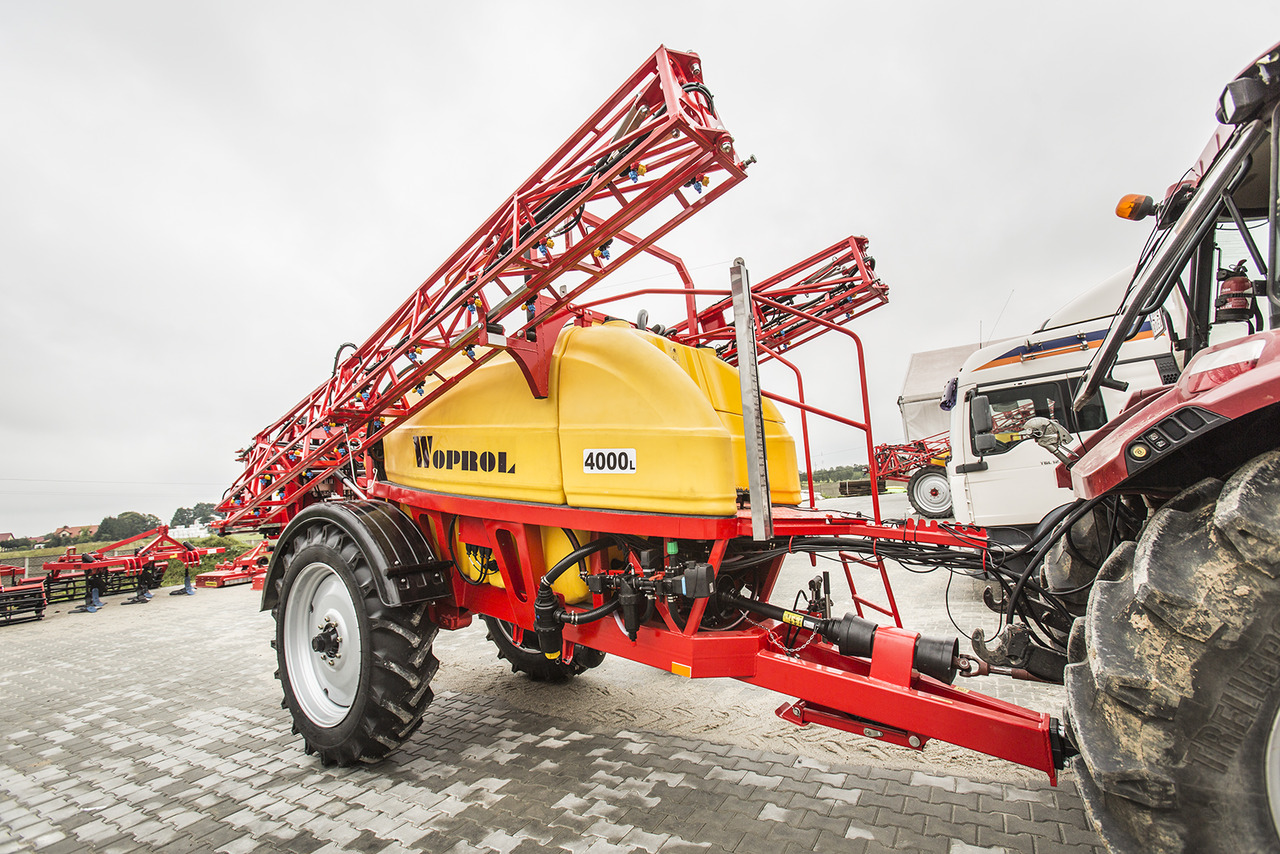 WOPROL Feldspritze / Sprayer / Pulvérisateur / Opryskiwacz 4000 L - Tažený postřikovač: obrázek 2 WOPROL Feldspritze / Sprayer / Pulvérisateur / Opryskiwacz 4000 L - Tažený postřikovač: obrázek 2