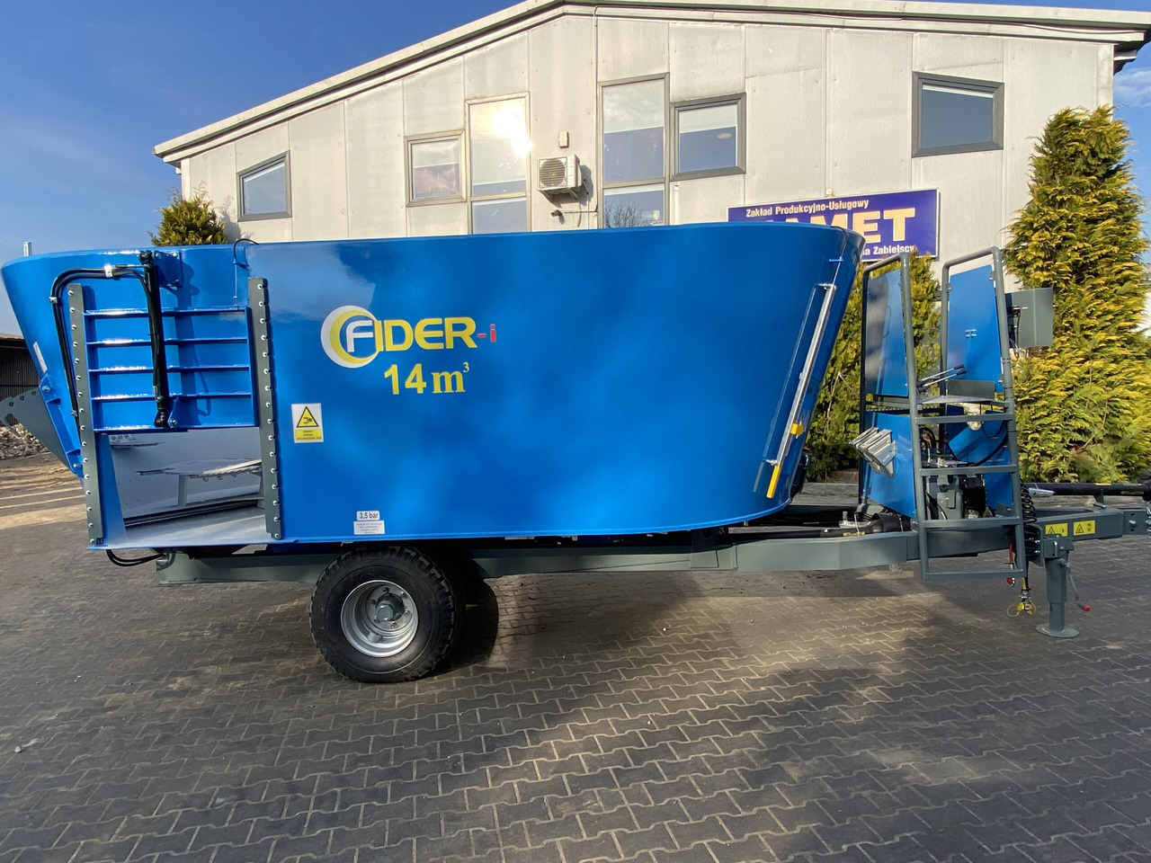 ZAMET Futtermischwagen / Feed mixer / Melangeuse / Carro miscelatore / Vagoneta 2 sinfines / Кормораздатчик 2 шнека / Wóz paszowy 14 m3 - Krmný míchací vůz: obrázek 1 ZAMET Futtermischwagen / Feed mixer / Melangeuse / Carro miscelatore / Vagoneta 2 sinfines / Кормораздатчик 2 шнека / Wóz paszowy 14 m3 - Krmný míchací vůz: obrázek 1