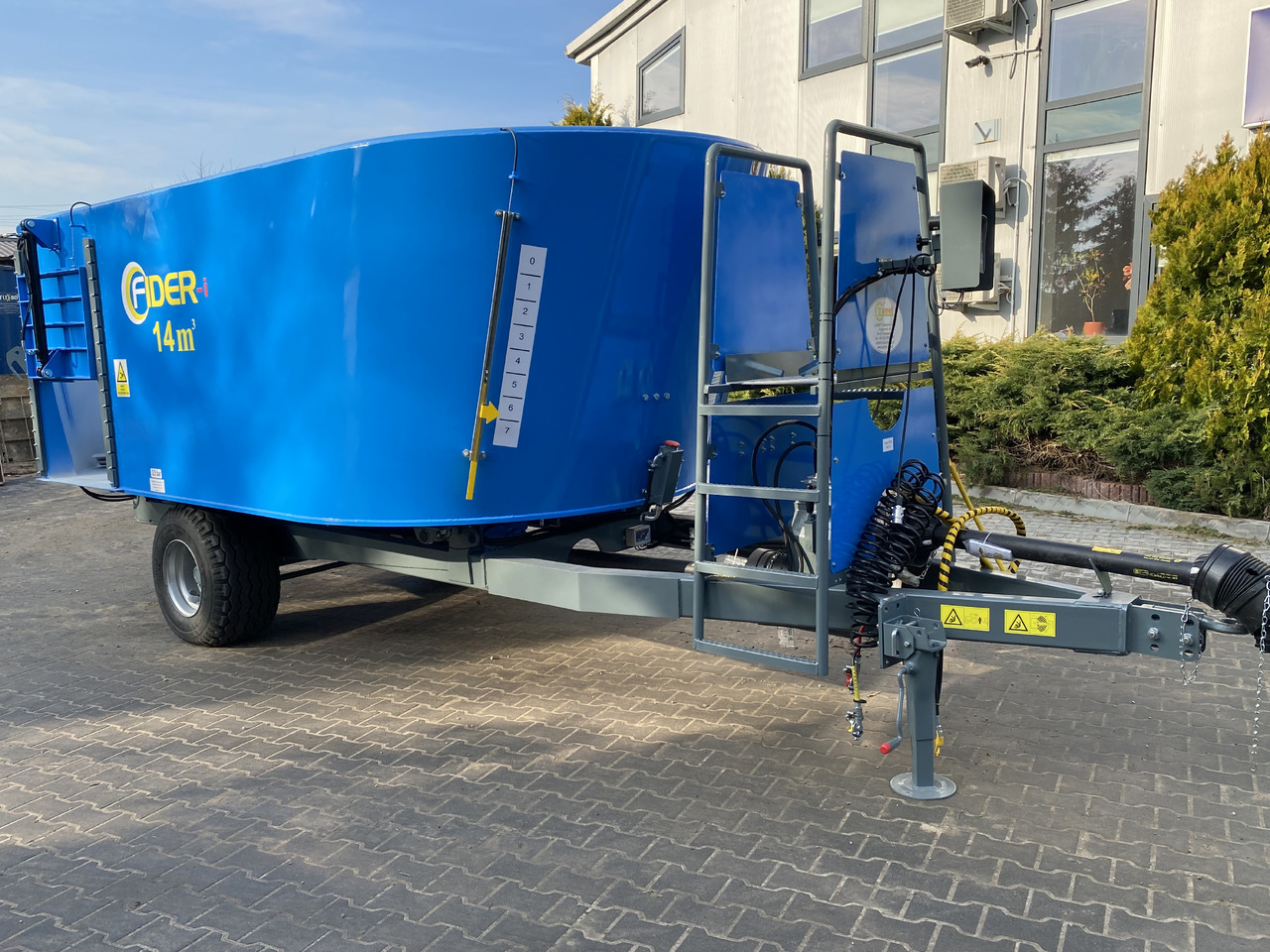 ZAMET Futtermischwagen / Feed mixer / Melangeuse / Carro miscelatore / Vagoneta 2 sinfines / Кормораздатчик 2 шнека / Wóz paszowy 14 m3 - Krmný míchací vůz: obrázek 2 ZAMET Futtermischwagen / Feed mixer / Melangeuse / Carro miscelatore / Vagoneta 2 sinfines / Кормораздатчик 2 шнека / Wóz paszowy 14 m3 - Krmný míchací vůz: obrázek 2
