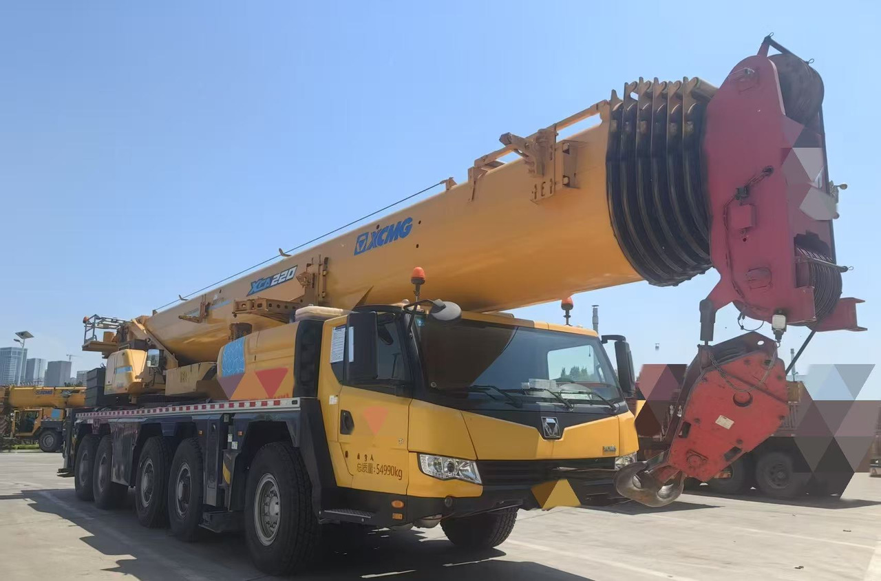 XCMG XCA130L7C - Univerzální autojeřáb: obrázek 2 XCMG XCA130L7C - Univerzální autojeřáb: obrázek 2