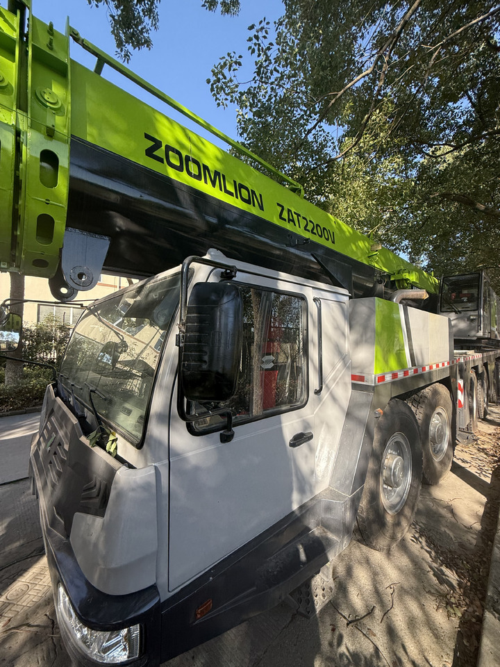 ZOOMLION ZAT2200V - Autojeřáb: obrázek 4 ZOOMLION ZAT2200V - Autojeřáb: obrázek 4