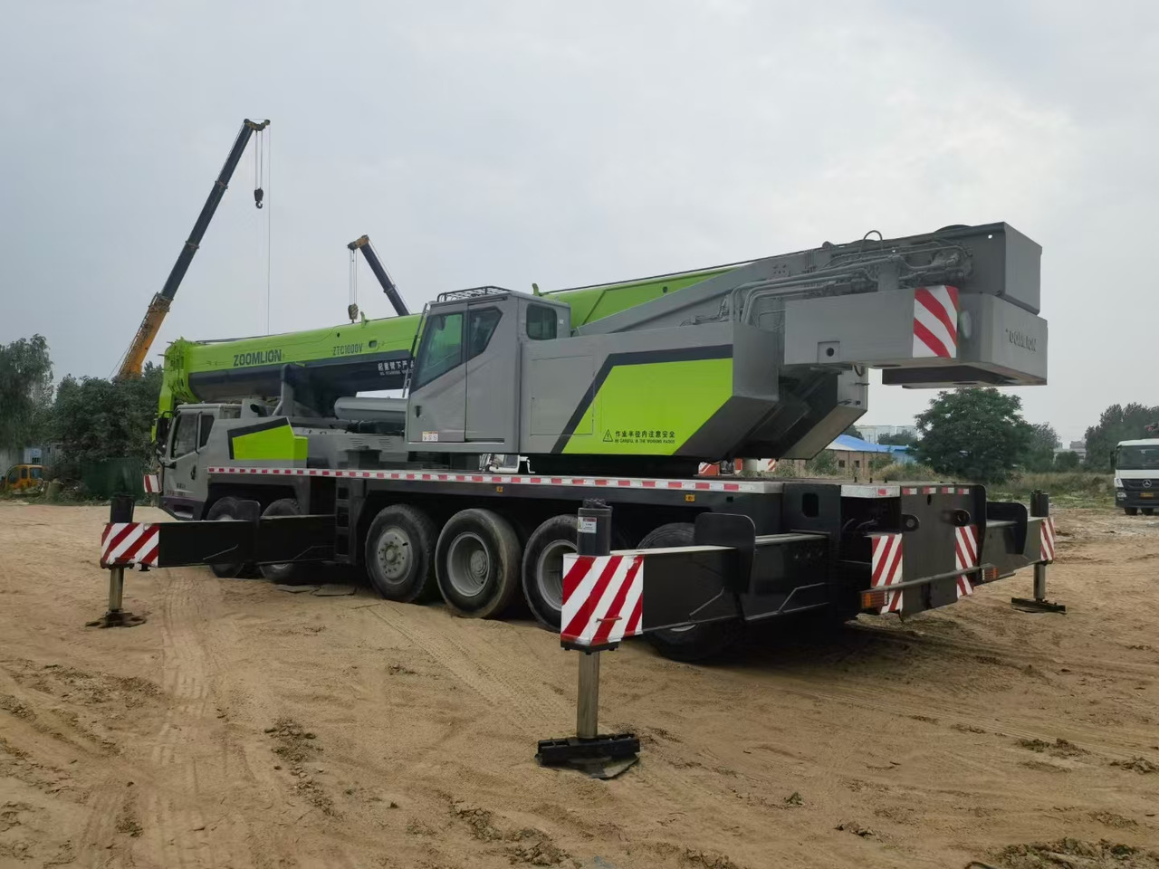ZOOMLION ZTC1000V - Autojeřáb: obrázek 1 ZOOMLION ZTC1000V - Autojeřáb: obrázek 1