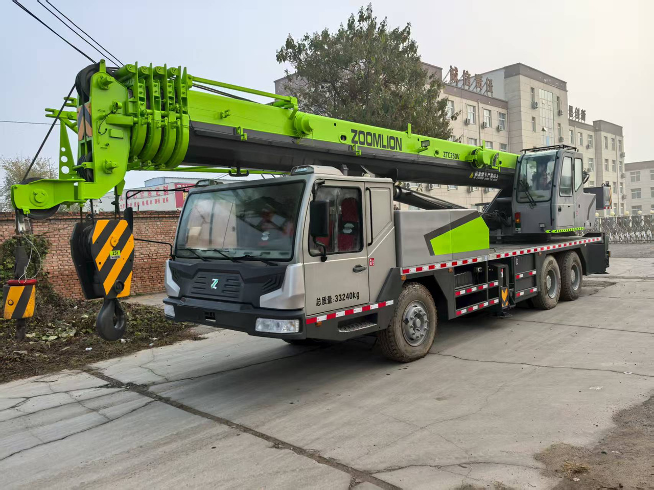 ZOOMLION ZTC250V - Autojeřáb: obrázek 1 ZOOMLION ZTC250V - Autojeřáb: obrázek 1