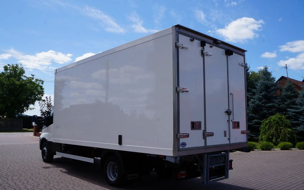 Iveco DAILY 70c17 CHŁODNIA 5 m Thermo king V-500 MAX Wzorowy Stan - Chladírenský nákladní automobil: obrázek 5 Iveco DAILY 70c17 CHŁODNIA 5 m Thermo king V-500 MAX Wzorowy Stan - Chladírenský nákladní automobil: obrázek 5