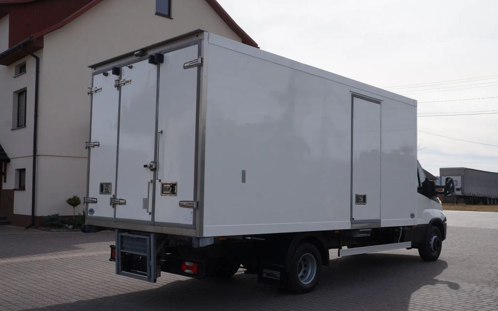 Iveco DAILY 70c17 CHŁODNIA 5 m Thermo king V-500 MAX Wzorowy Stan - Chladírenský nákladní automobil: obrázek 5 Iveco DAILY 70c17 CHŁODNIA 5 m Thermo king V-500 MAX Wzorowy Stan - Chladírenský nákladní automobil: obrázek 5
