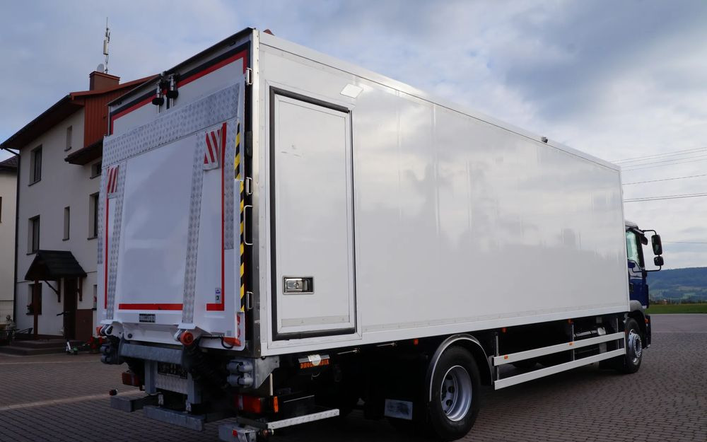 MAN TGM 18.250 EURO 6 CHŁODNIA KONTENER 7.50 m 199 TYS KM - Chladírenský nákladní automobil: obrázek 3 MAN TGM 18.250 EURO 6 CHŁODNIA KONTENER 7.50 m 199 TYS KM - Chladírenský nákladní automobil: obrázek 3