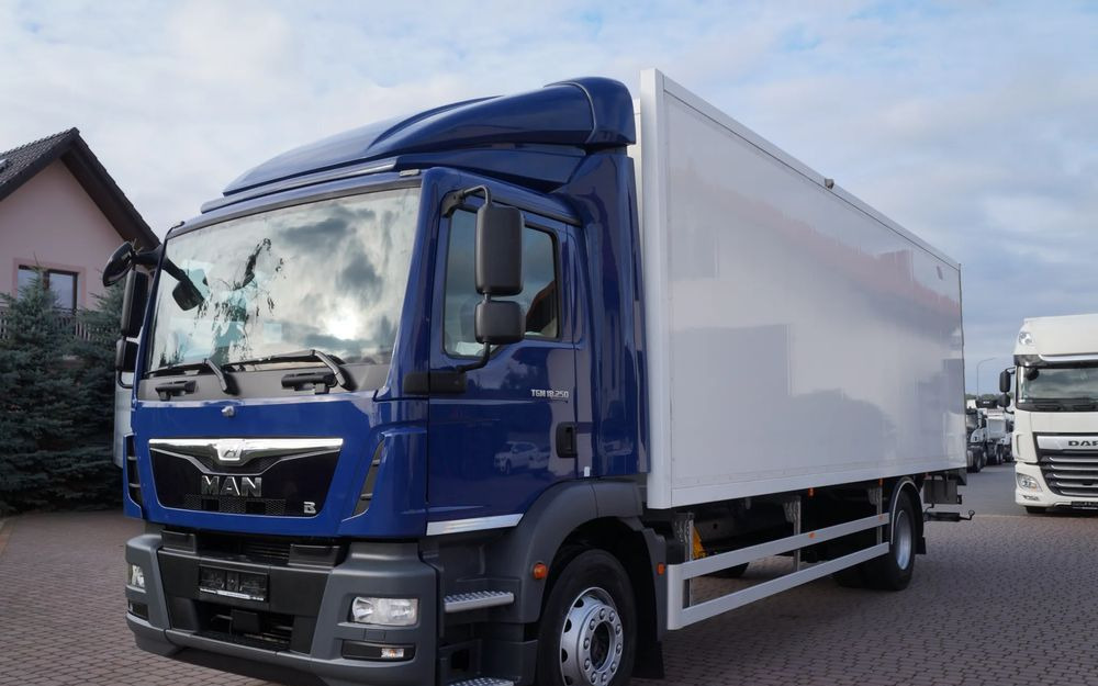MAN TGM 18.250 EURO 6 CHŁODNIA KONTENER 7.50 m 199 TYS KM - Chladírenský nákladní automobil: obrázek 1 MAN TGM 18.250 EURO 6 CHŁODNIA KONTENER 7.50 m 199 TYS KM - Chladírenský nákladní automobil: obrázek 1