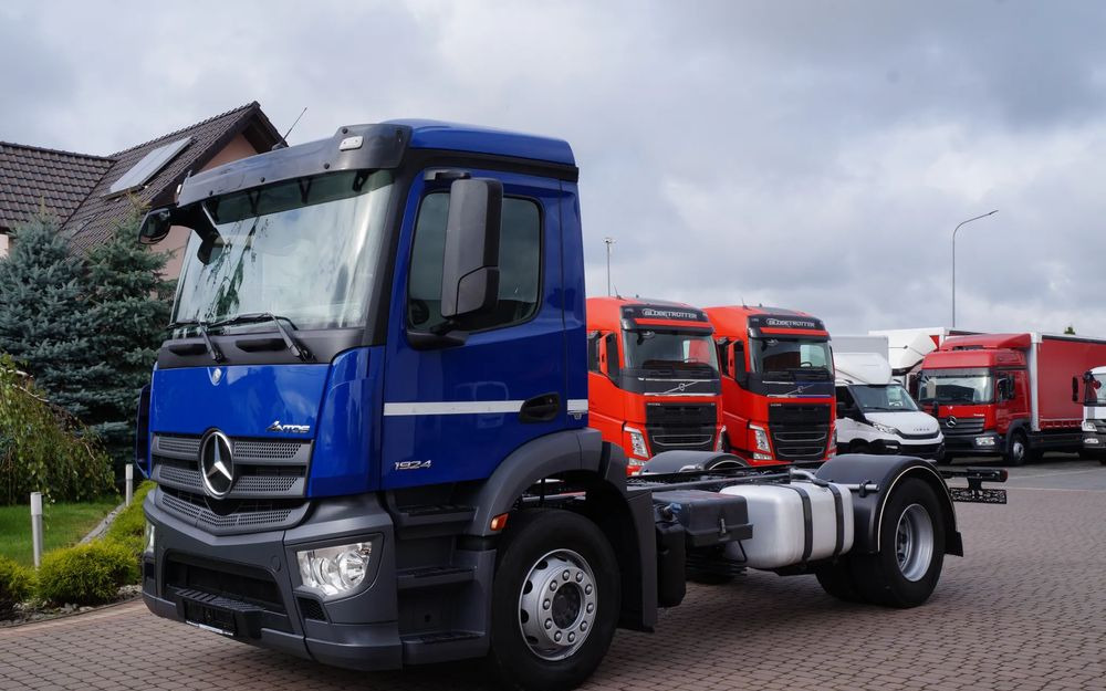 Mercedes-Benz ANTOS 1824 ACTROS EURO 6 RAMA DO ZABUDOWY ROZSTAW OSI 3.80M ANTOS 1830 1827 - Podvozek s kabinou: obrázek 1 Mercedes-Benz ANTOS 1824 ACTROS EURO 6 RAMA DO ZABUDOWY ROZSTAW OSI 3.80M ANTOS 1830 1827 - Podvozek s kabinou: obrázek 1