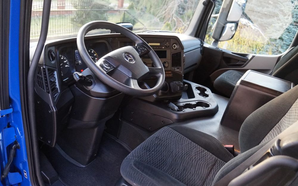 Chladírenský nákladní automobil Mercedes-Benz ANTOS 1824 EURO 6 1827 CHŁODNIA KONTENER 8.40 m: obrázek 13 Chladírenský nákladní automobil Mercedes-Benz ANTOS 1824 EURO 6 1827 CHŁODNIA KONTENER 8.40 m: obrázek 13