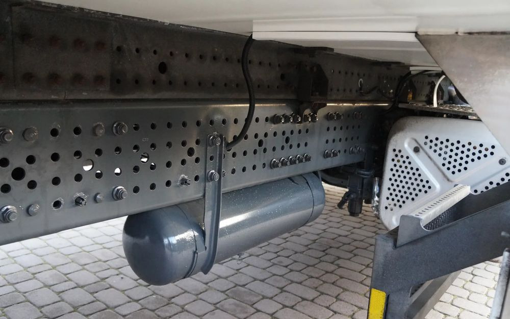 Chladírenský nákladní automobil Mercedes-Benz ANTOS 1824 EURO 6 1827 CHŁODNIA KONTENER 8.40 m: obrázek 9 Chladírenský nákladní automobil Mercedes-Benz ANTOS 1824 EURO 6 1827 CHŁODNIA KONTENER 8.40 m: obrázek 9