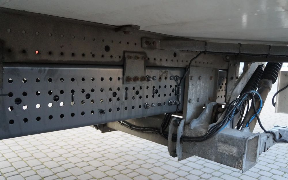 Chladírenský nákladní automobil Mercedes-Benz ANTOS 1824 EURO 6 1827 CHŁODNIA KONTENER 8.40 m: obrázek 11 Chladírenský nákladní automobil Mercedes-Benz ANTOS 1824 EURO 6 1827 CHŁODNIA KONTENER 8.40 m: obrázek 11