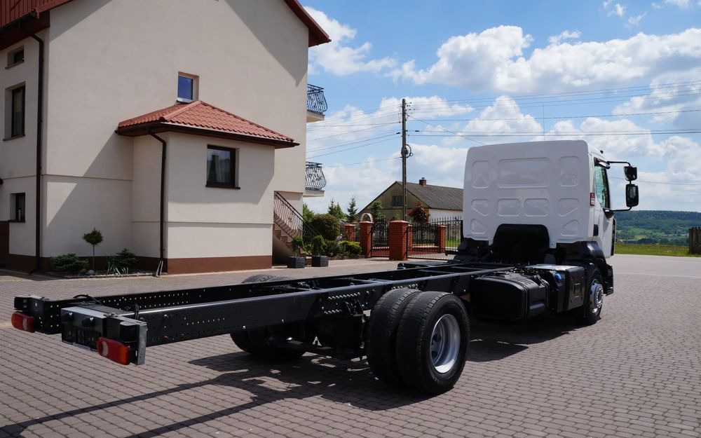 Renault RENAULT GAMA D 16.210 EURO 6 RAMA DO ZABUDOWY 16.000 KG VOLVO FL - Podvozek s kabinou: obrázek 4 Renault RENAULT GAMA D 16.210 EURO 6 RAMA DO ZABUDOWY 16.000 KG VOLVO FL - Podvozek s kabinou: obrázek 4
