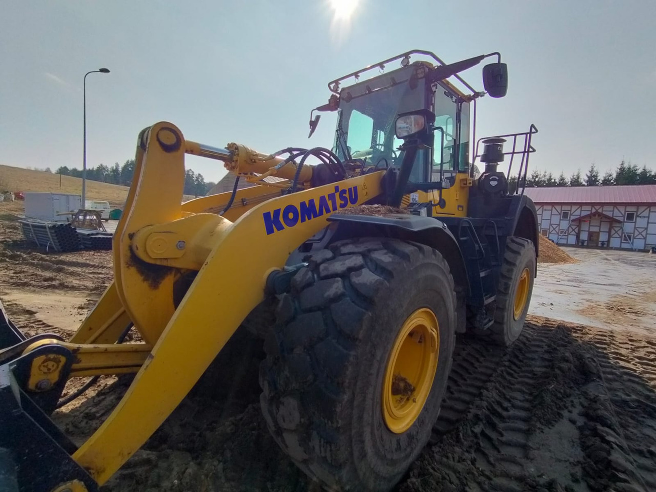 KOMATSU WA380 - Kolový nakladač: obrázek 3 KOMATSU WA380 - Kolový nakladač: obrázek 3